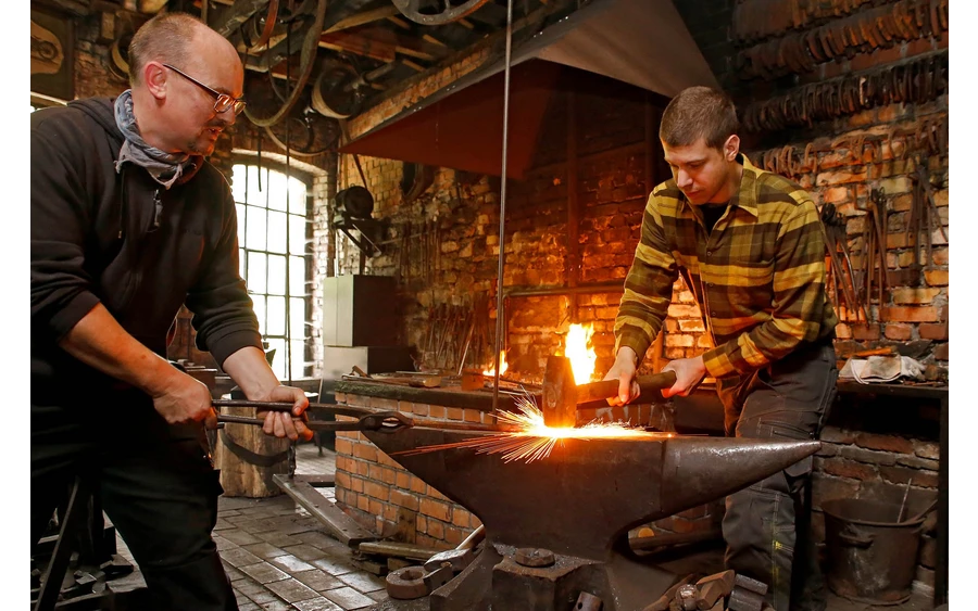 Bremecker Hammer_zwei Schmiede Foto Alexander Cremer.jpg