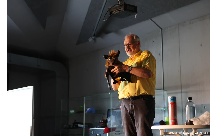 FERROMONE_PHÄNOMENTA Lüdenscheid.JPG