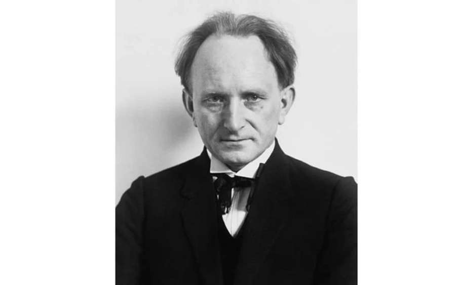 August-Sander-C-Die-Photographische-Sammlung-SK-Stiftung-Kultur-August-Sander-Archiv-Koeln-VG-Bild-Kunst-Bonn-2012.jpg