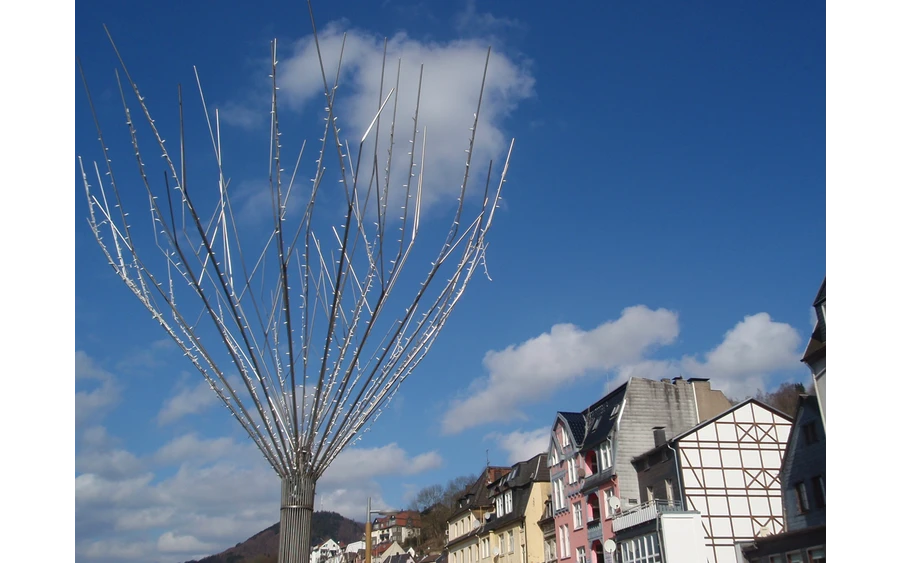 13 Altena_Drahtbaum_Foto Susanne Thomas.jpg