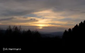 Abendhimmel über Siegen vom Rabenhain aus gesehen