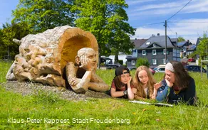 KulturFlecken-Weg: Mann im Baum