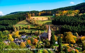 Dorfansicht Züschen mit Kirche