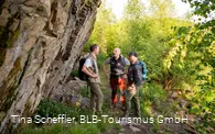 Wittgensteiner Schieferpfad - Gruppe am Felsen