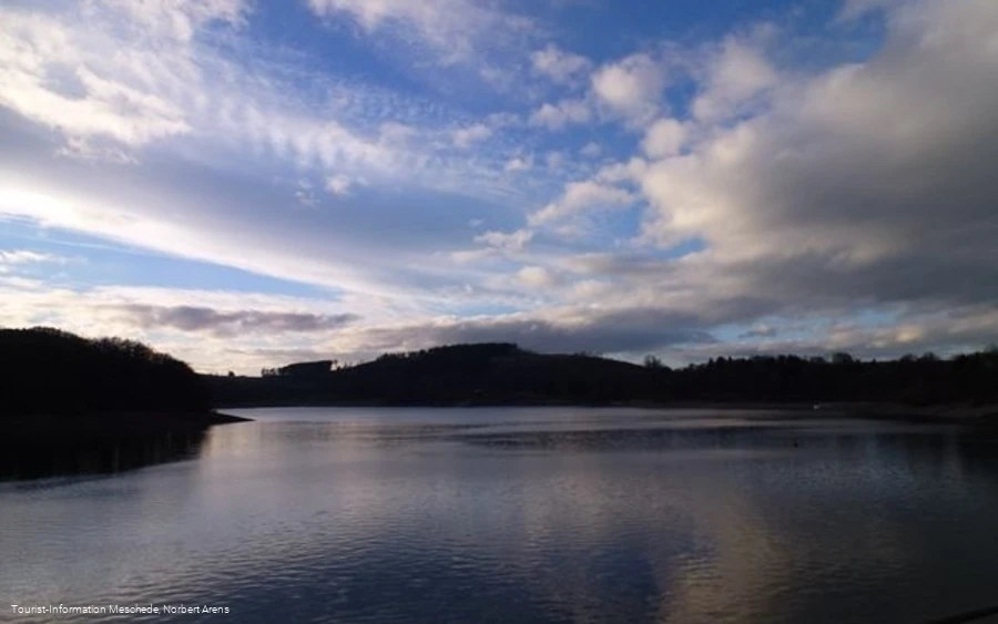 Dämmerung am Hennesee