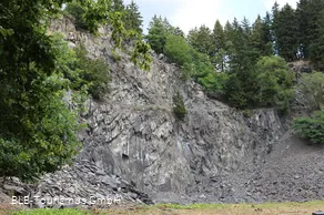 Schieferpfad, Schieferhang