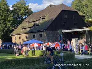 FER_2025_Hüttenrock_Wendener Hütte.jpg