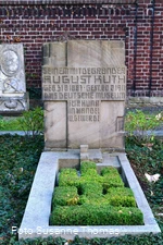 Buschey Friedhof Hagen Gedenkstein für August Kuth